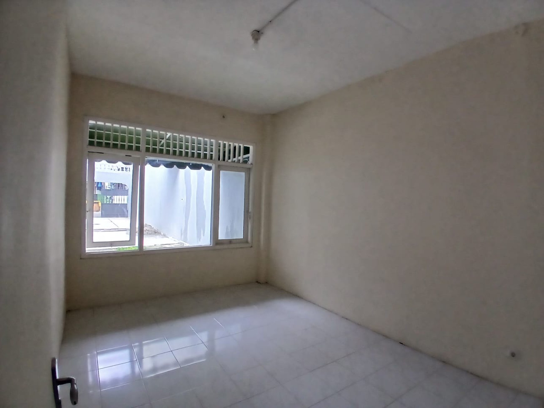 Dijual murah rumah di jalan gunung indah cirendeu dengan 5 KT