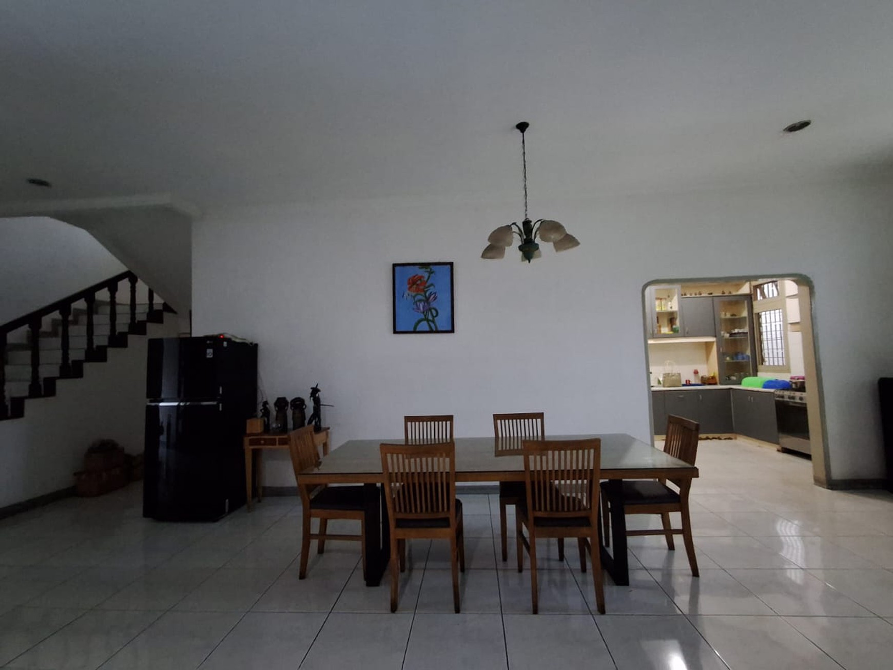 Rumah Asri  Siap Huni Di Cinere   2 lantai Hadap Barat