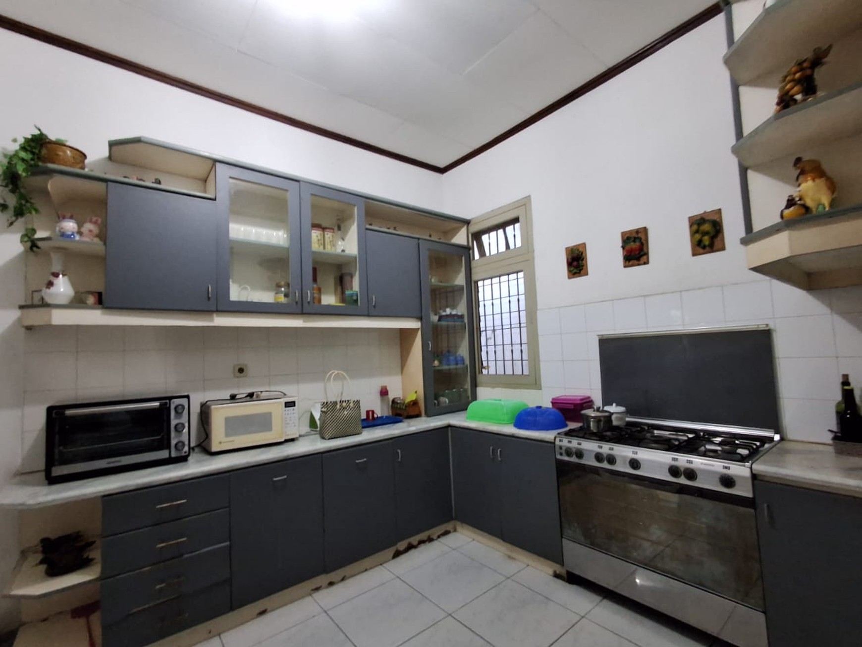 Rumah Asri  Siap Huni Di Cinere   2 lantai Hadap Barat