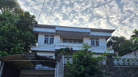 Rumah Asri  Siap Huni Di Cinere   2 lantai Hadap Barat