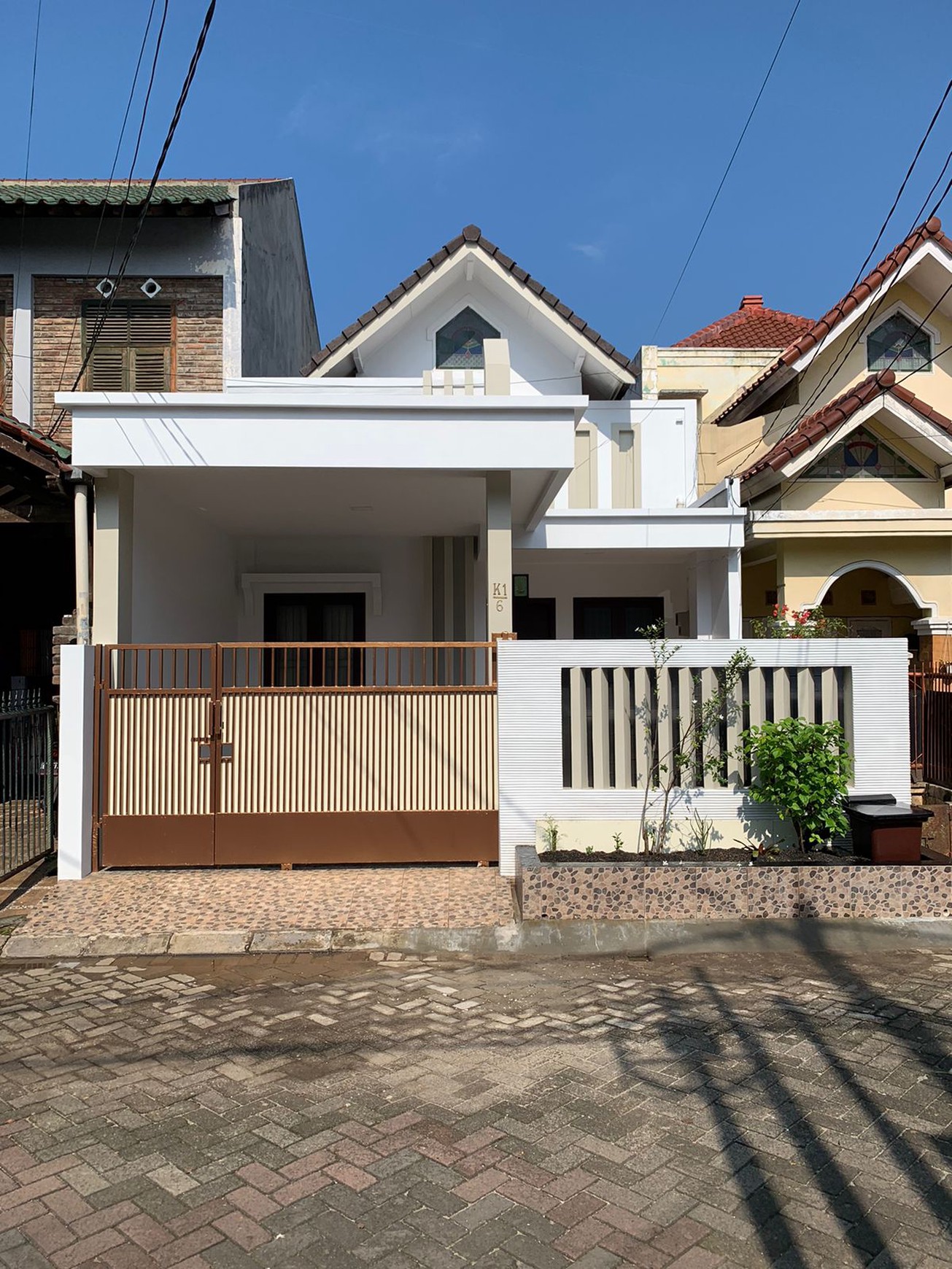 Jual cepat rumah siap huni modern minimalis lokasi strategis di Bintaro