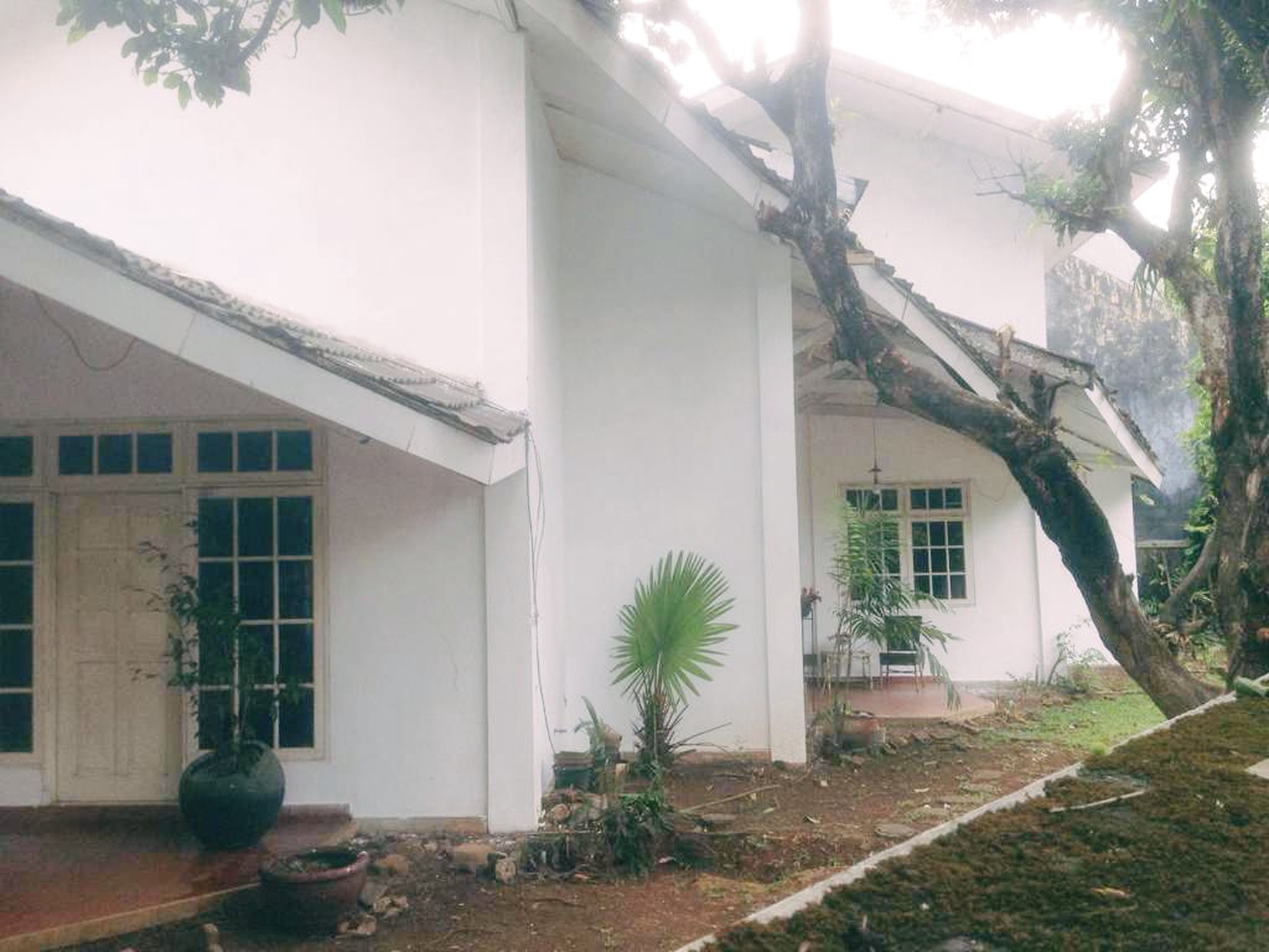 Dijual Tanah hook di Lebak Bulus (Ada bangunan Tua)