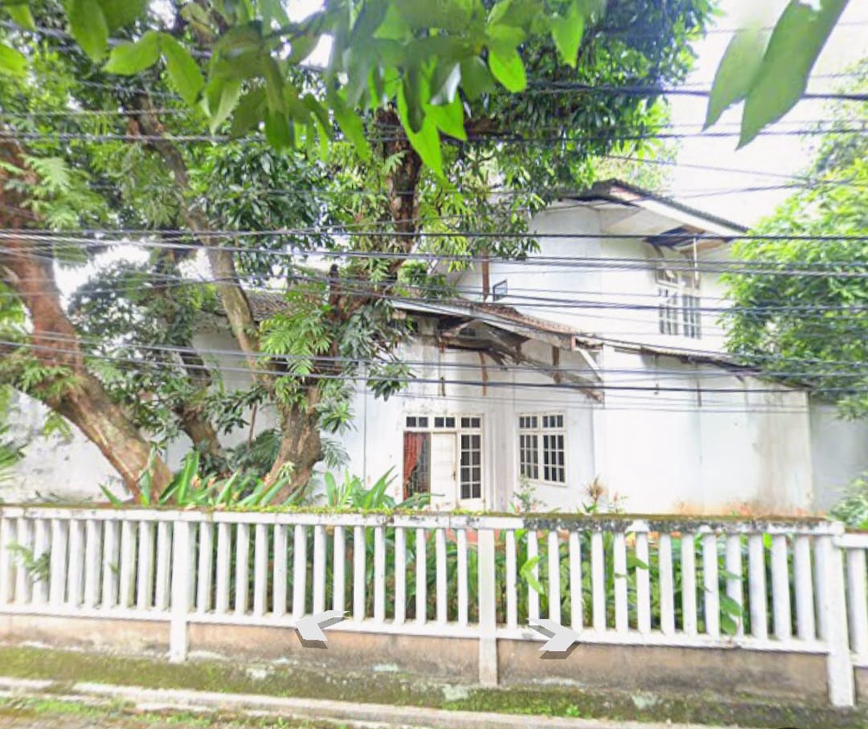 Dijual Tanah hook di Lebak Bulus (Ada bangunan Tua)