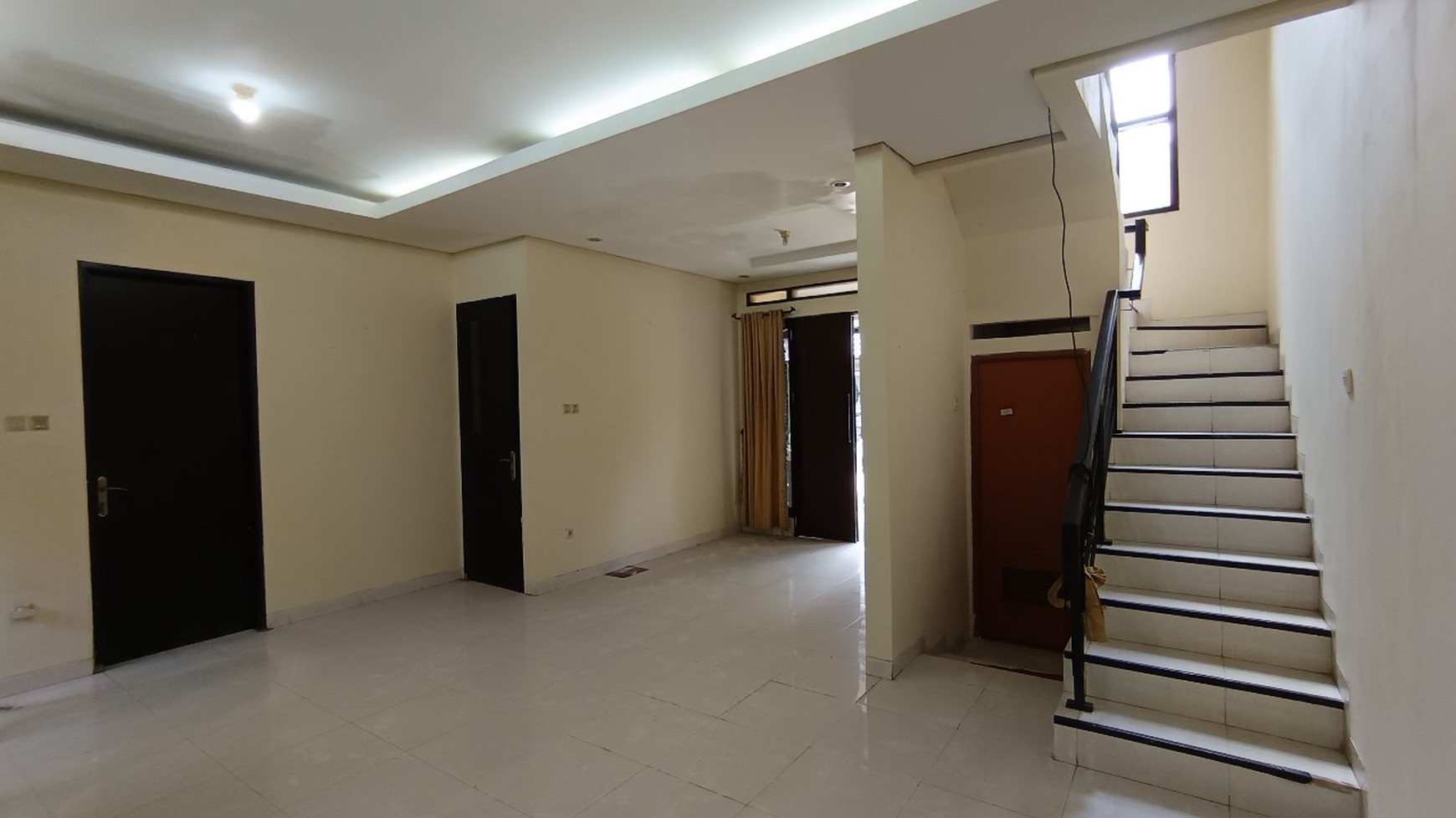 Dijual Rumah 2 Lantai Lokasi Strategis di Gandul, Depok