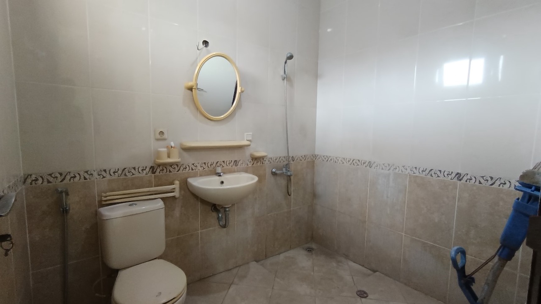 Dijual Rumah 2 Lantai Lokasi Strategis di Gandul, Depok