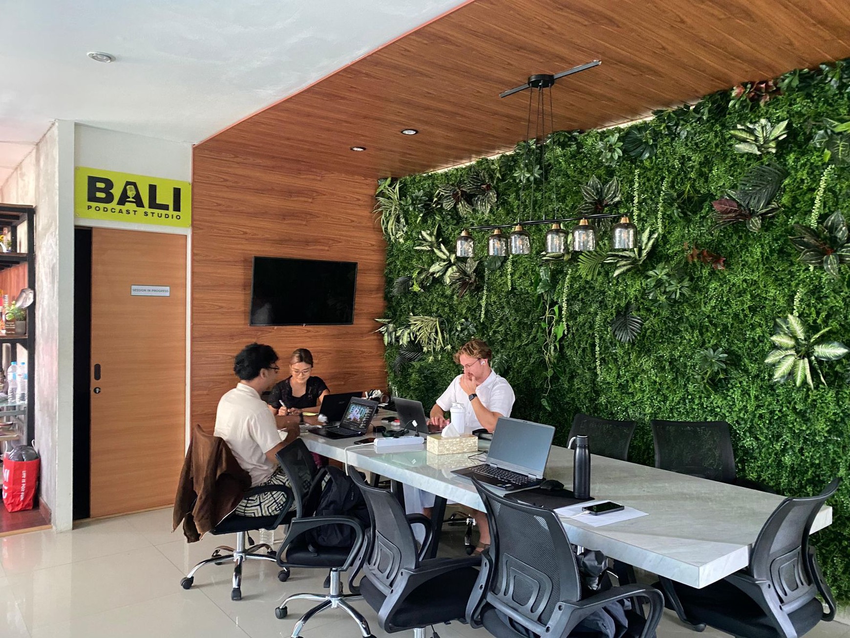 Umalas Hub , A multi Purpose Building For Every Need