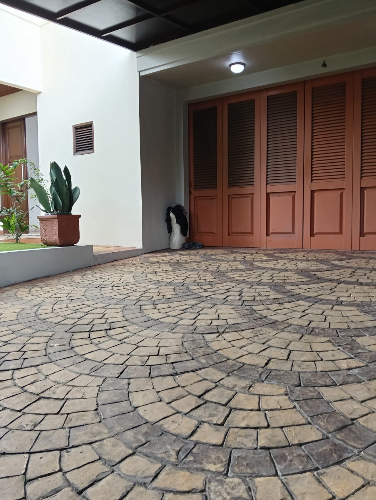 Rumah disewa kan sangat cocok untuk rumah tinggal maupun kantor.