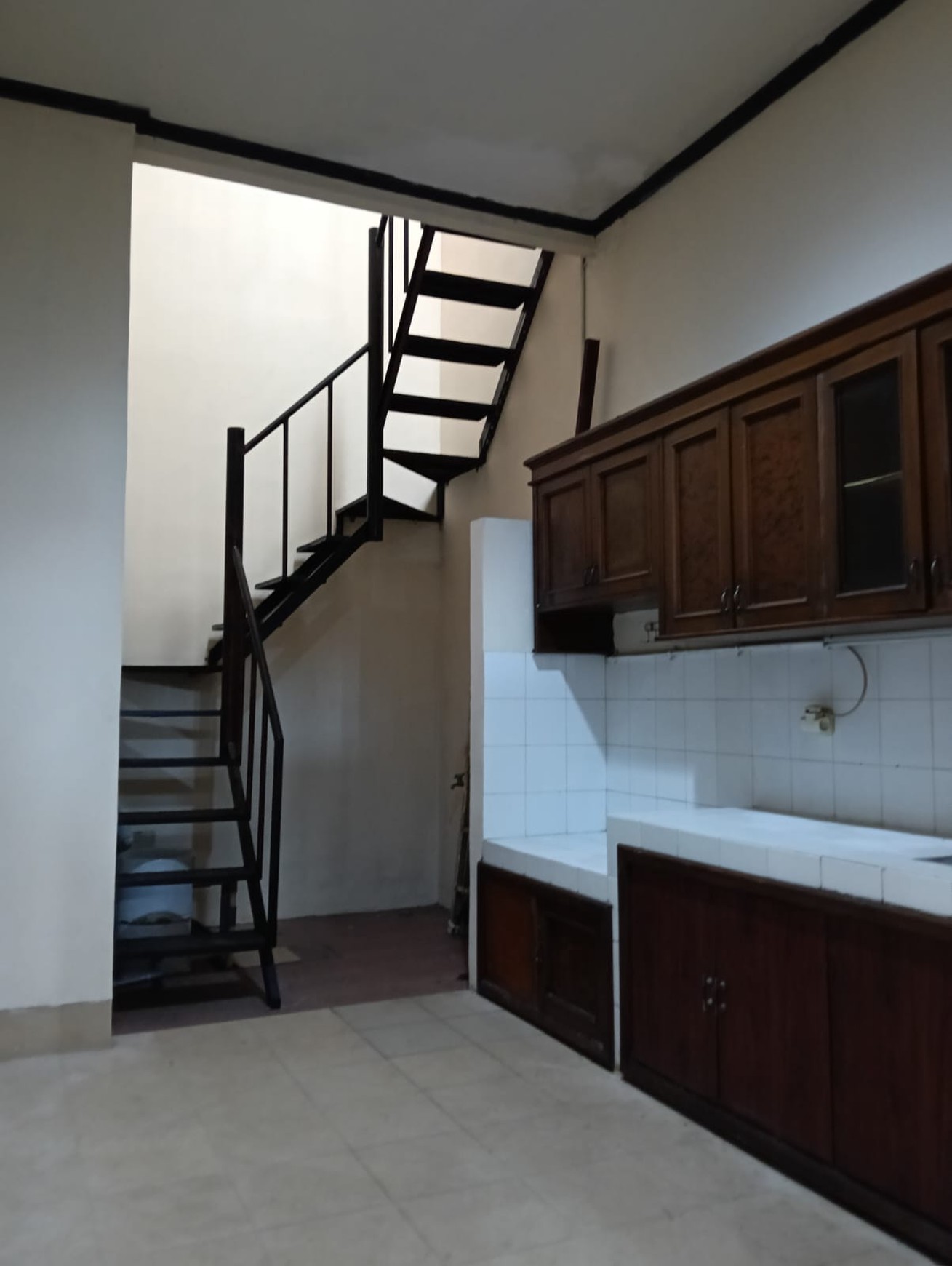 Rumah disewa kan sangat cocok untuk rumah tinggal maupun kantor.