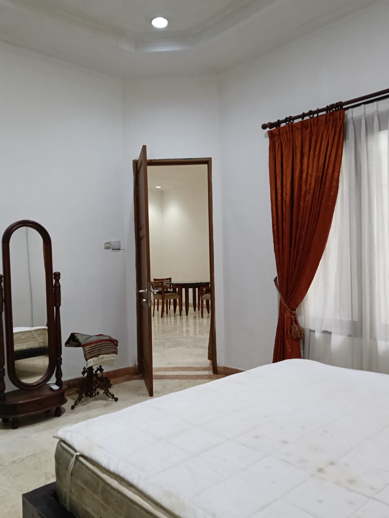 Rumah disewa kan sangat cocok untuk rumah tinggal maupun kantor.