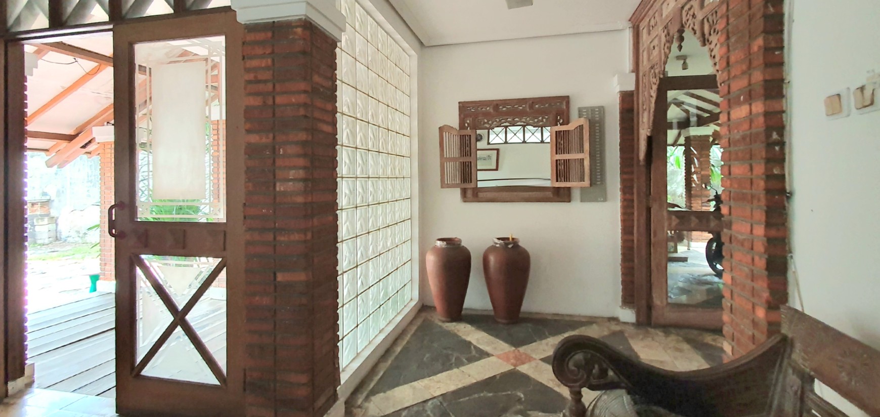 Rumah / Kantor luas di Mampang Prapatan -.cocok untuk usaha, bisa juga untuk hunian