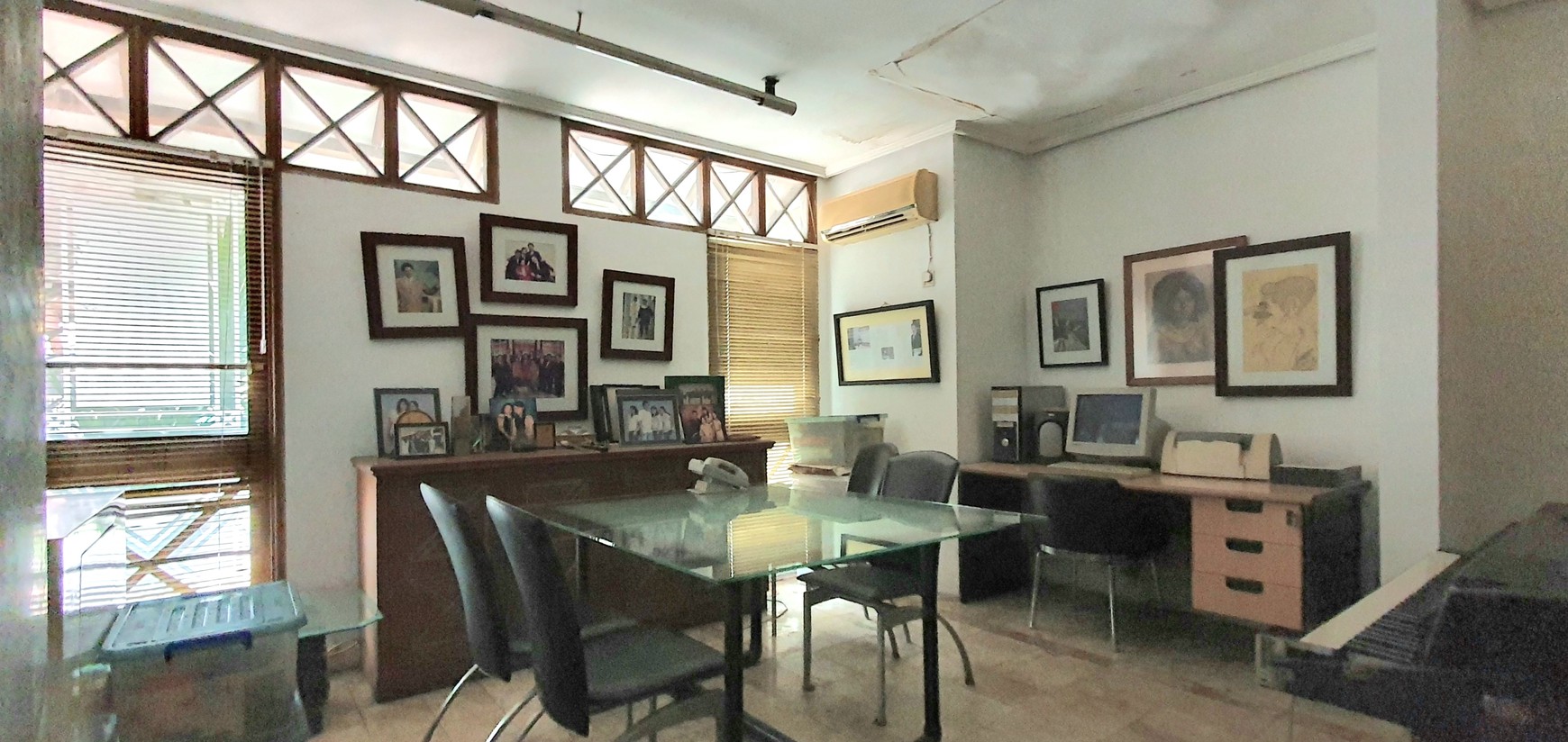 Rumah / Kantor luas di Mampang Prapatan -.cocok untuk usaha, bisa juga untuk hunian