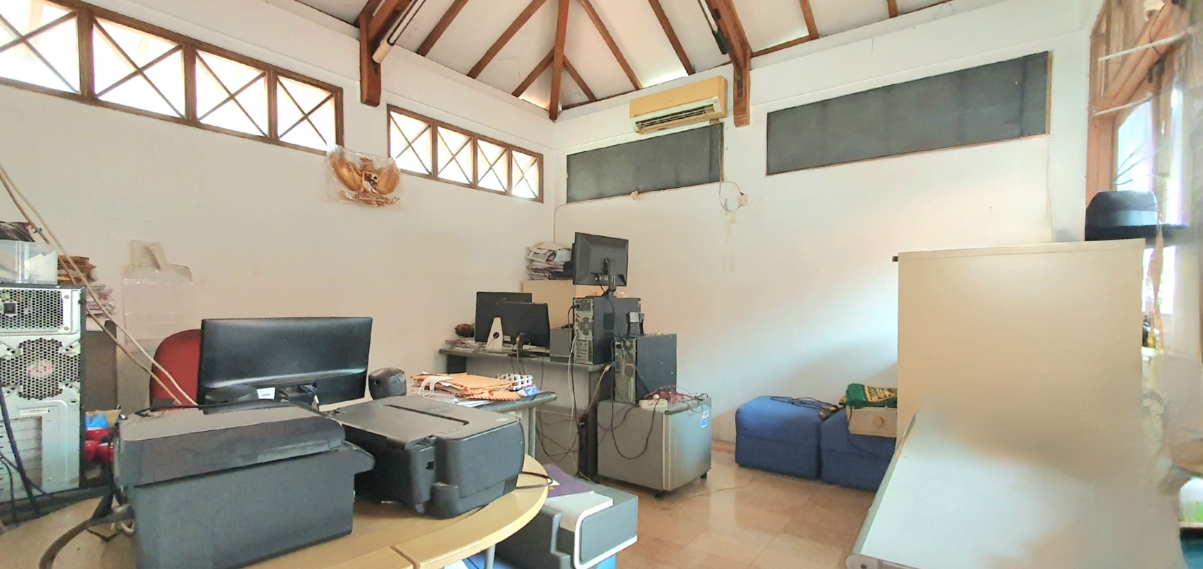 Rumah / Kantor luas di Mampang Prapatan -.cocok untuk usaha, bisa juga untuk hunian