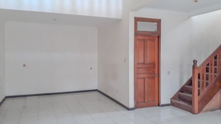 RUMAH STRATEGIS UNTUK USAHA DI AREA KULINER BINTARO, AKSES MUDAH DARI BSD CITY, GADING SERPONG
