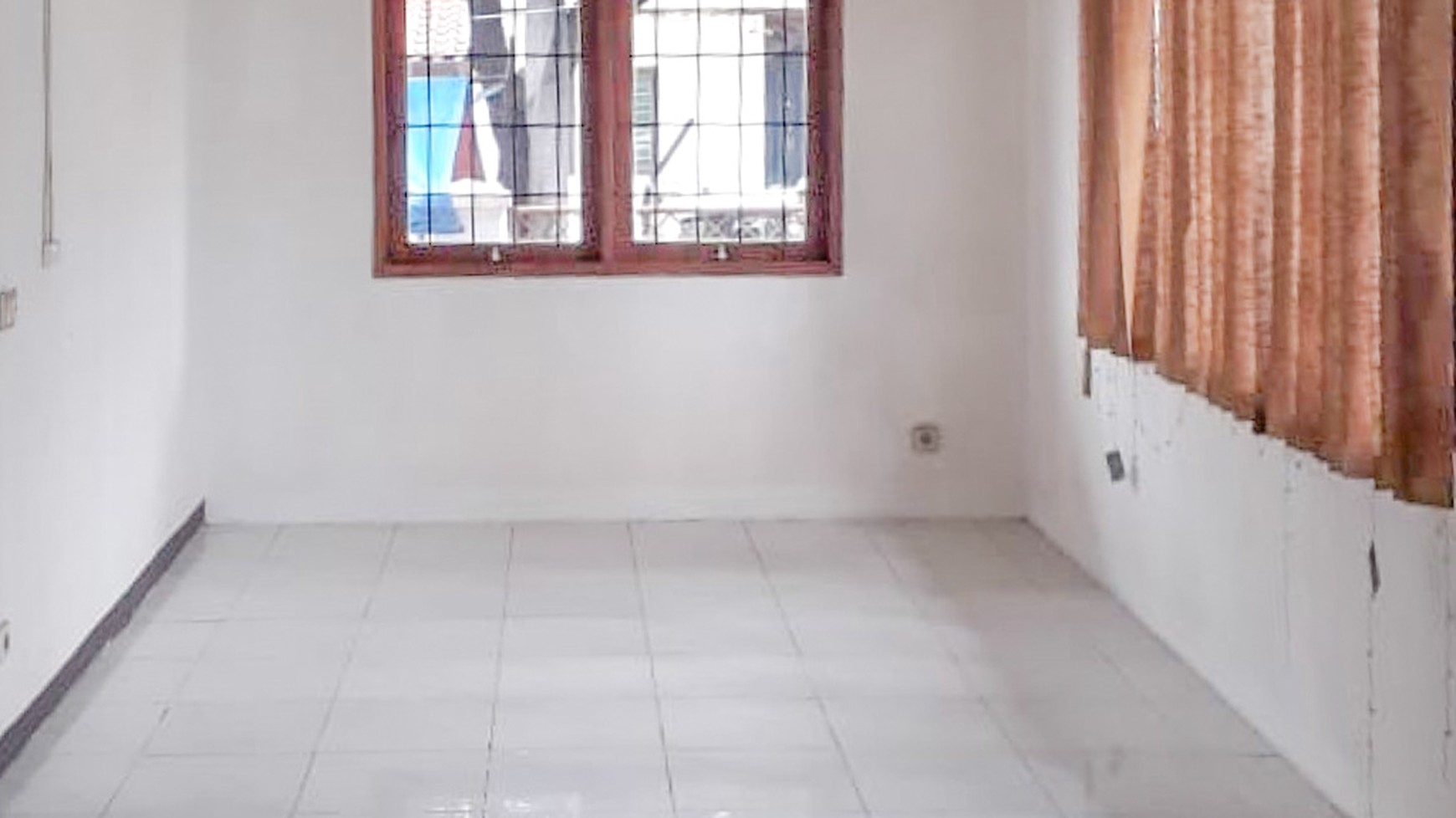 RUMAH STRATEGIS UNTUK USAHA DI AREA KULINER BINTARO, AKSES MUDAH DARI BSD CITY, GADING SERPONG