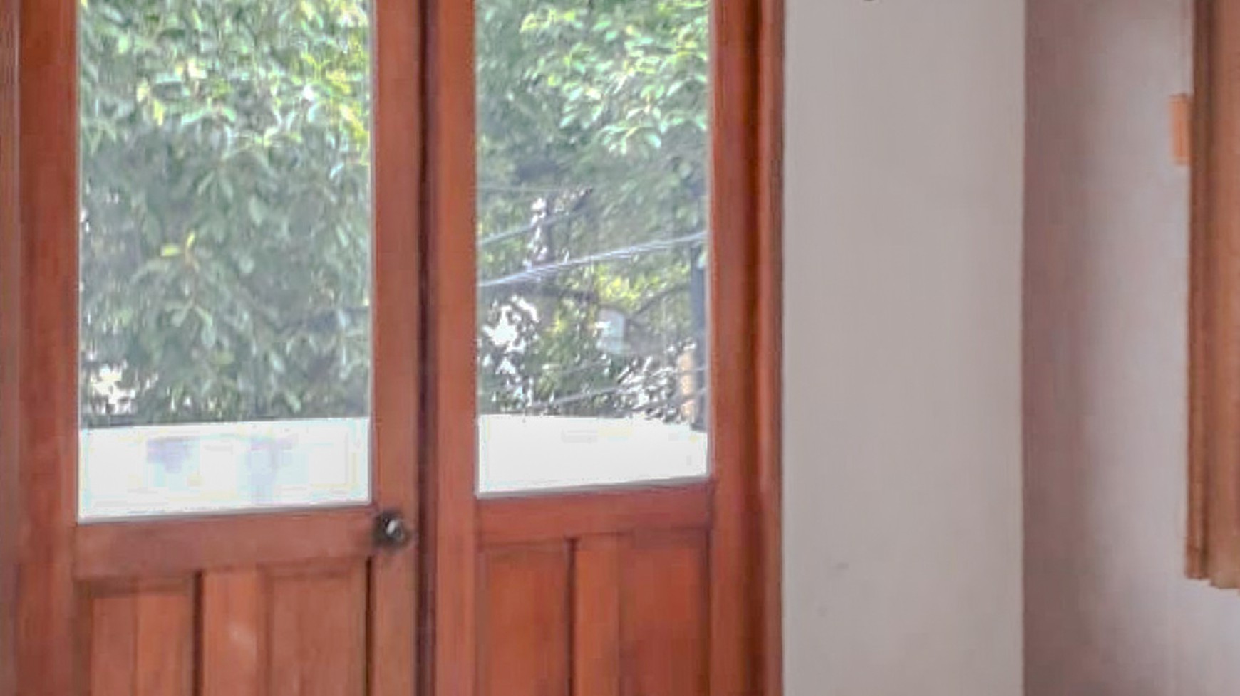 RUMAH STRATEGIS UNTUK USAHA DI AREA KULINER BINTARO, AKSES MUDAH DARI BSD CITY, GADING SERPONG