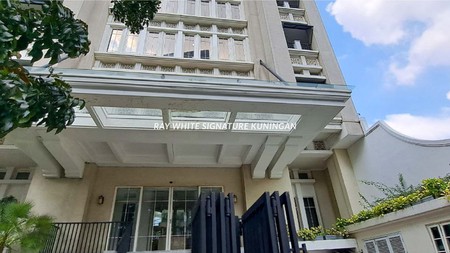 Jual Gedung Komersial Strategis di Sudirman