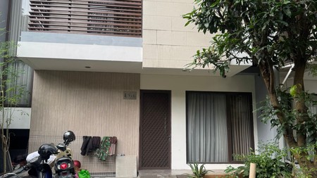 Rumah 2 Lantai semi firnish siap Huni di Cluster Eminen BSD City Tangerang