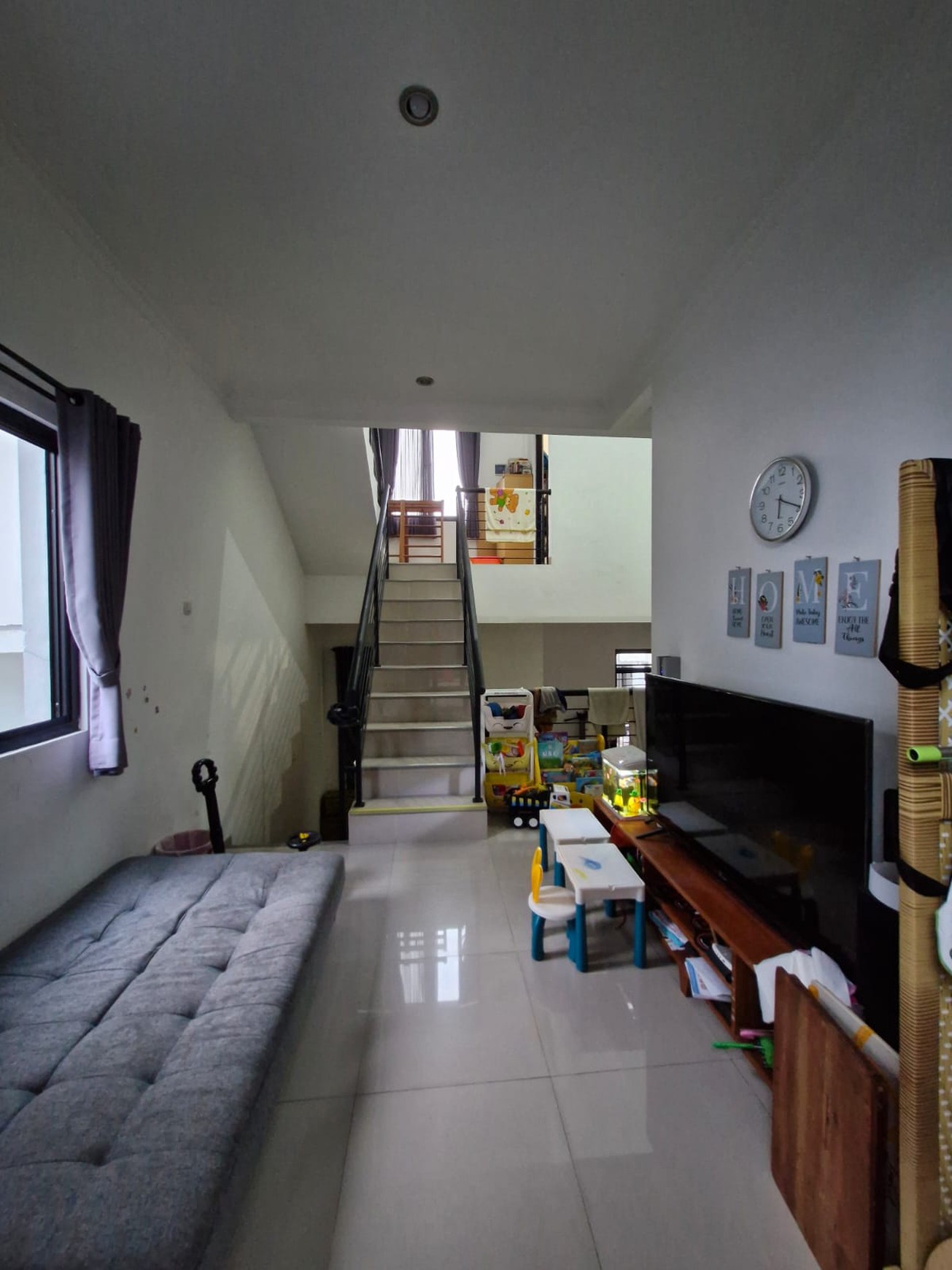Rumah Minimalis Modern Dalam Cluster 2,5 Lantai Siap Huni Di Serpong