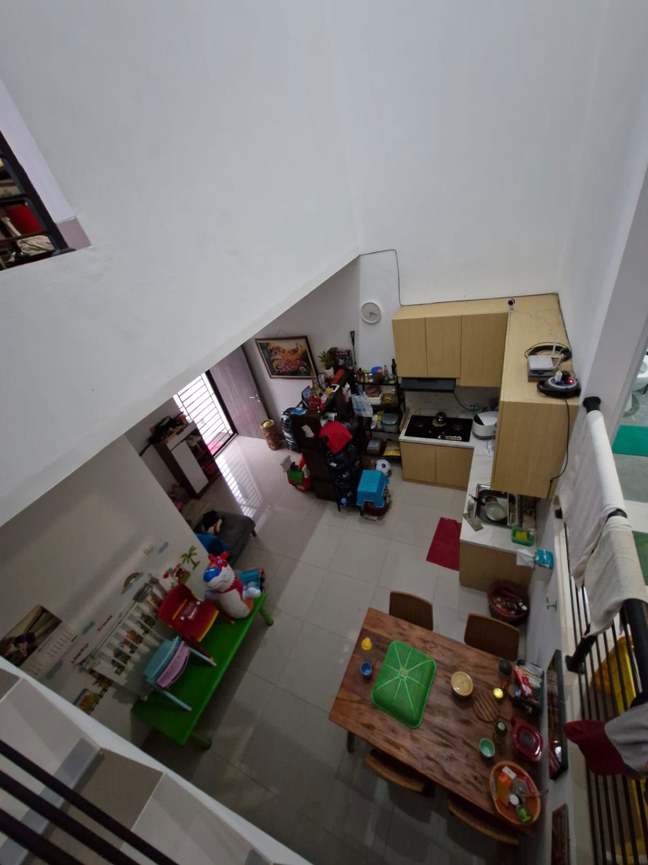 Rumah Minimalis Modern Dalam Cluster 2,5 Lantai Siap Huni Di Serpong