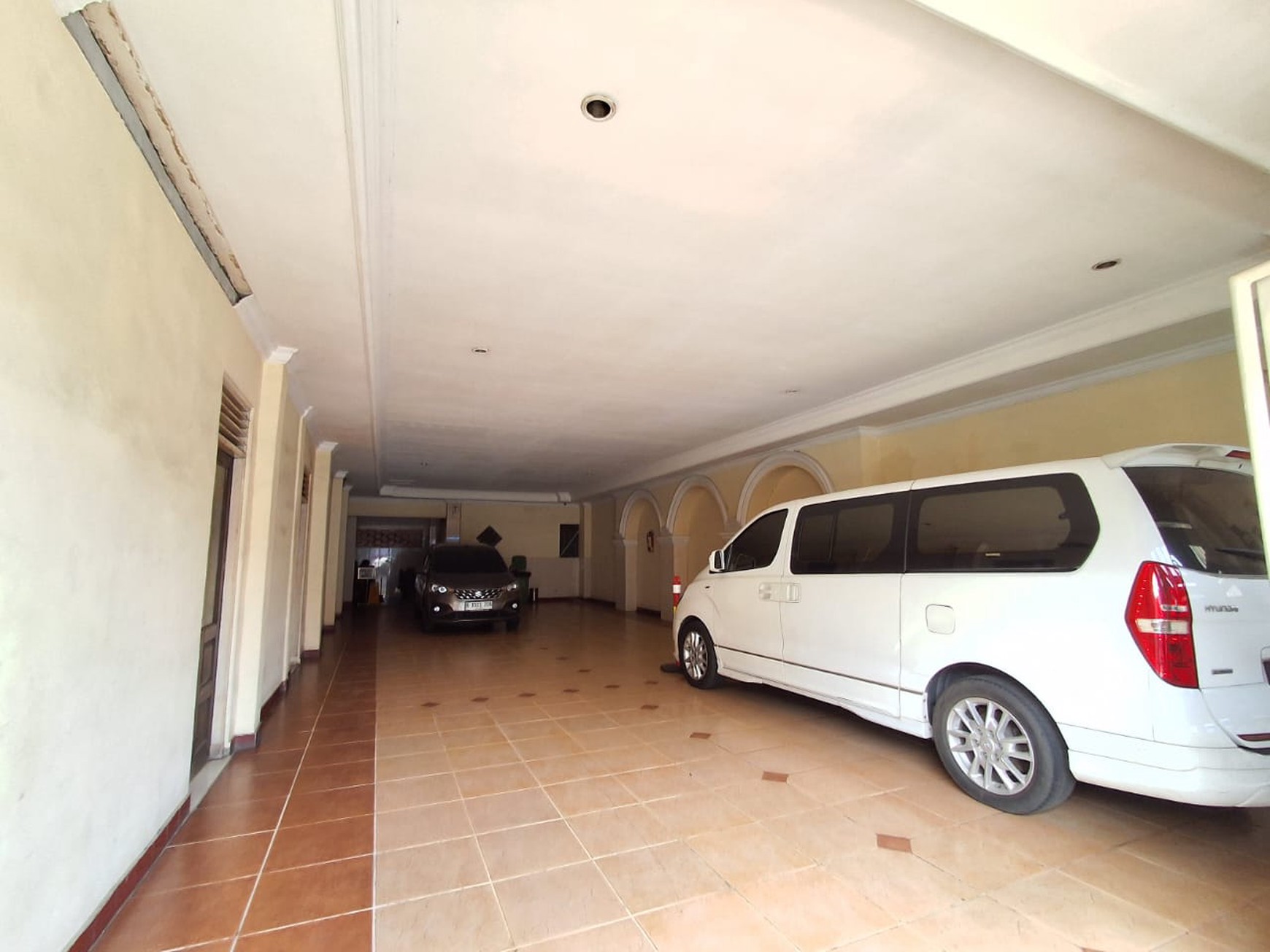 DIJUAL HOTEL HARGA DIBAWAH NJOP COCOK UNTUK "COMMERCIAL BUILDING"