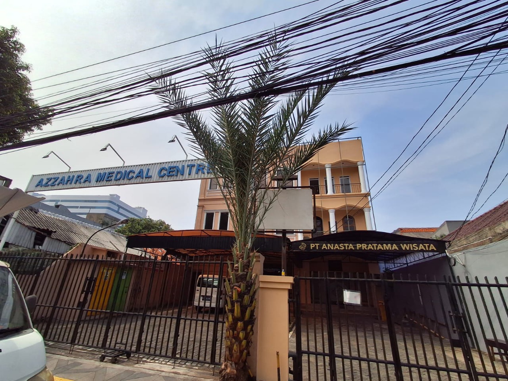 DIJUAL HOTEL HARGA DIBAWAH NJOP COCOK UNTUK "COMMERCIAL BUILDING"
