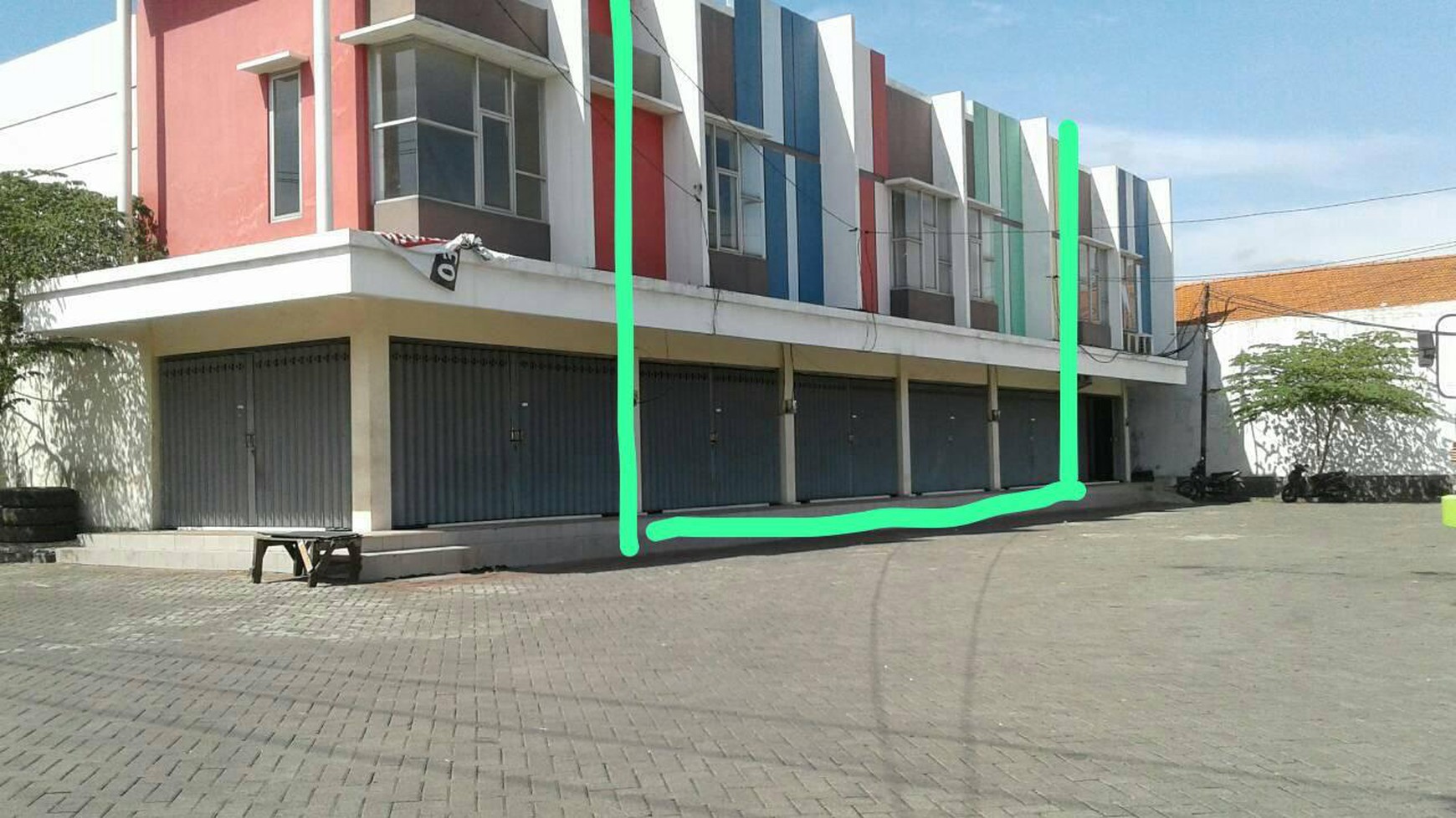 Dijual / Disewakan 4 Ruko Tritan Point - Taman Kletek - Sawunggaling Jemundo Sidoarjo - Parkiran Mobil Luas