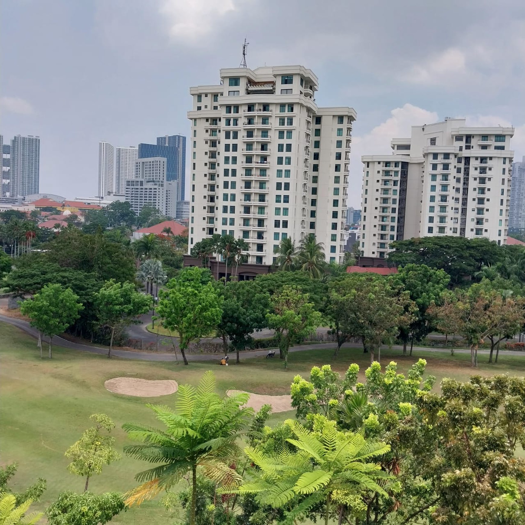 1927a. Disewa Apartement The Rosebay Graha Family Surabaya