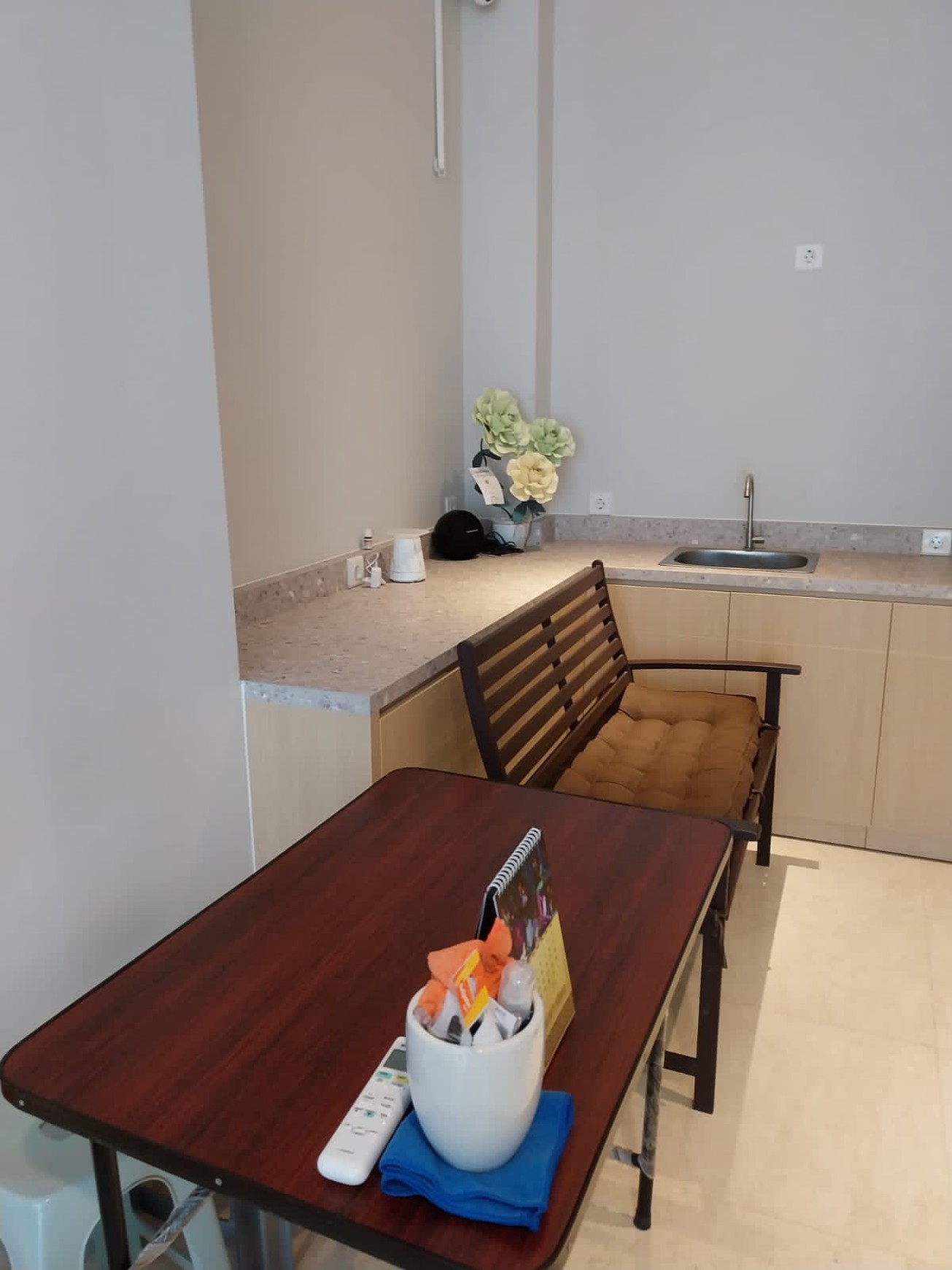 1927a. Disewa Apartement The Rosebay Graha Family Surabaya