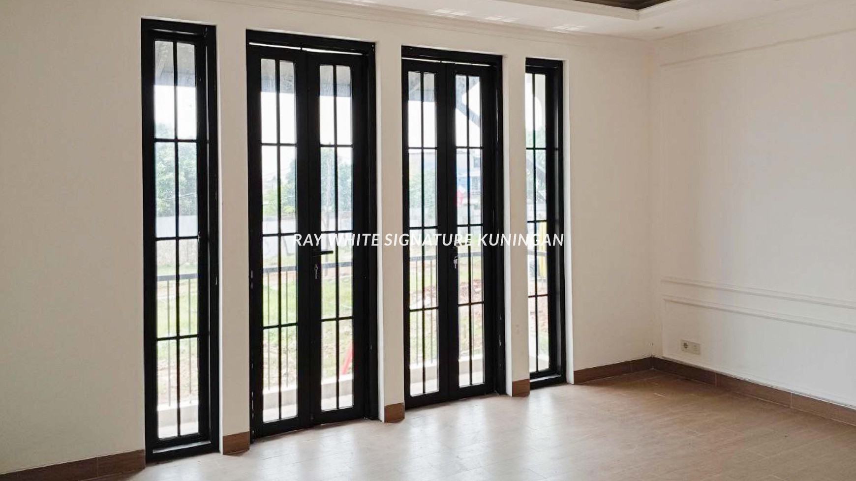 Rumah Brand New Nuansa Eropa di Maison Des Claire Townhouse