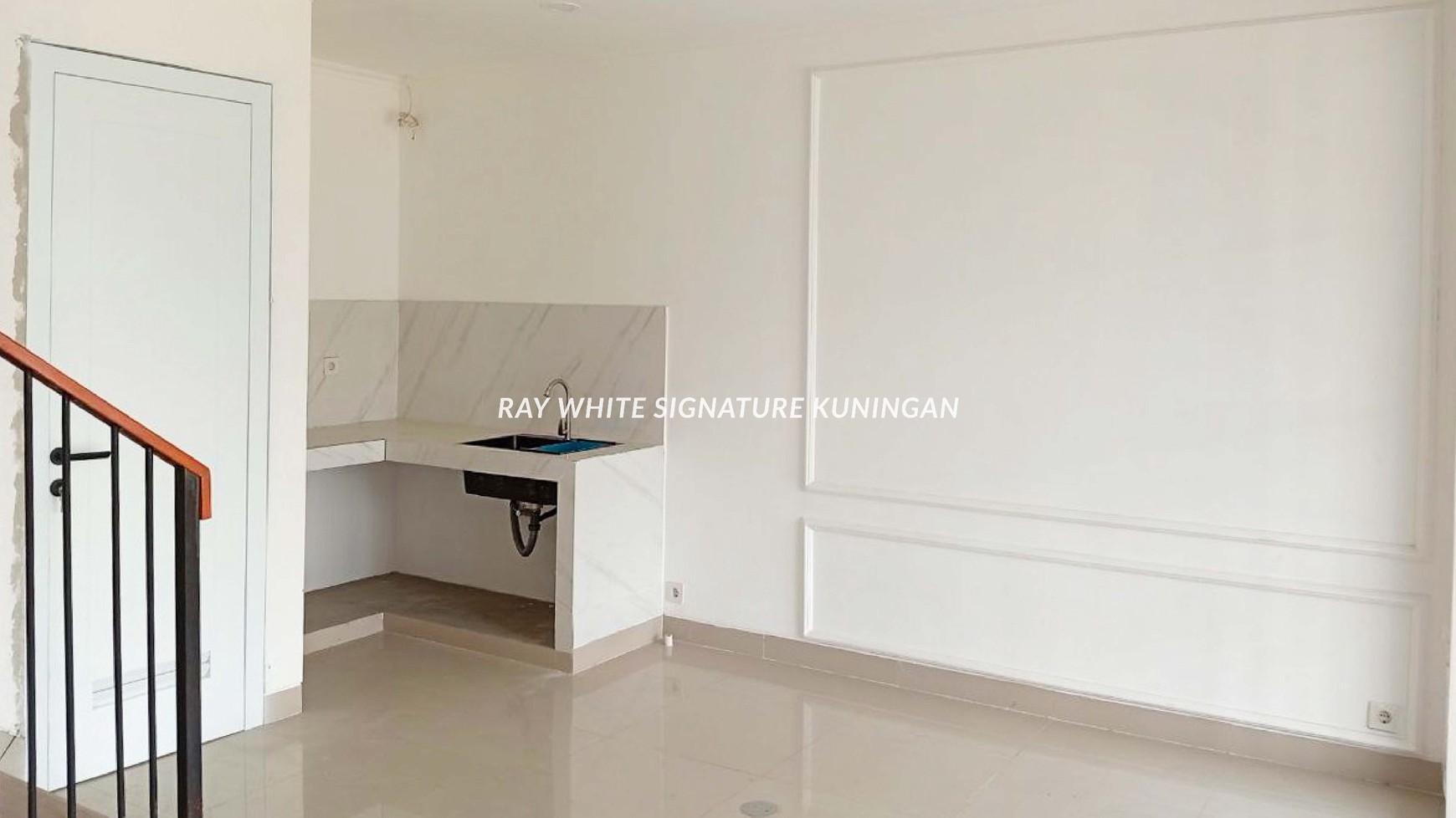 Rumah Brand New Nuansa Eropa di Maison Des Claire Townhouse