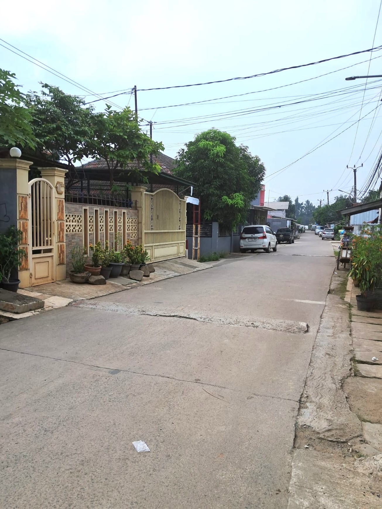 Murah. Rumah 1,5 lantai Harga Menarik Rawabuntu Rawamekarjaya, Serpong