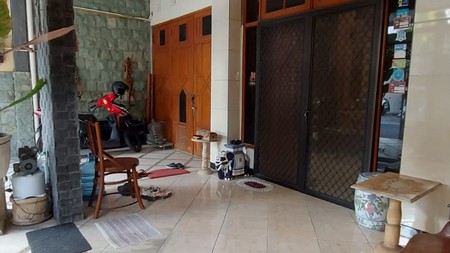 Rumah Mewah Rungkut Asri Timur Dijual - Langsung Akses ke Jalan MERR