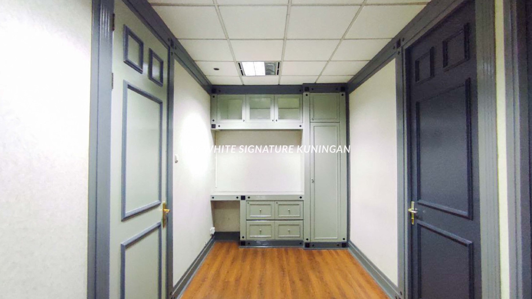 Office Space Mid Floor Fully Renovated at Menara Sudirman