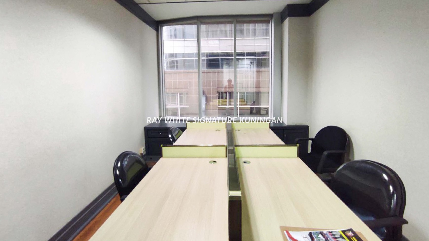 Office Space Mid Floor Fully Renovated at Menara Sudirman