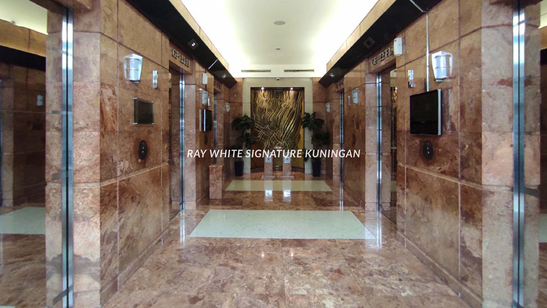 Office Space Mid Floor Fully Renovated at Menara Sudirman