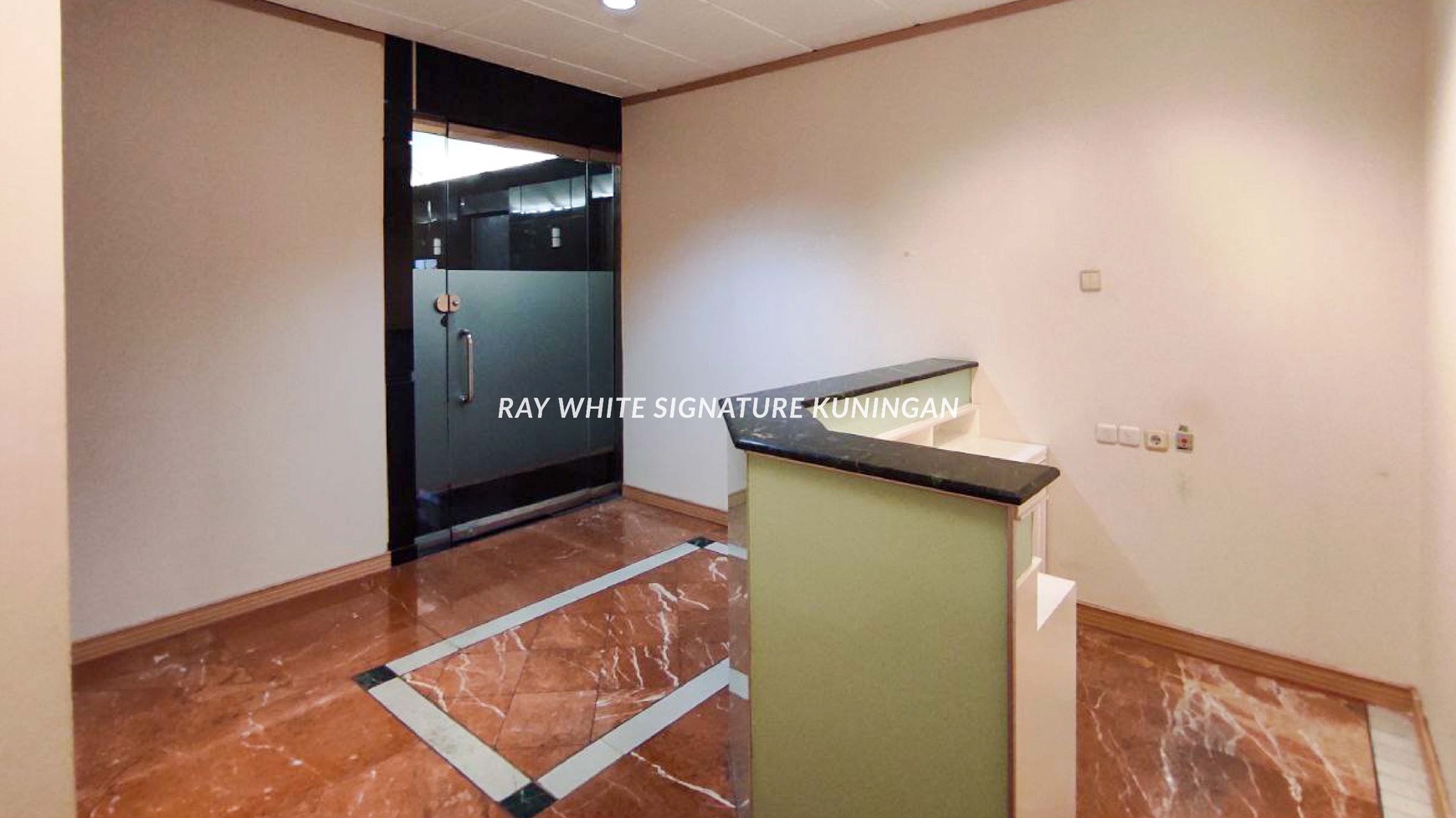 Office Space For Rent Mid Floor Fully Renovated at Menara Sudirman
