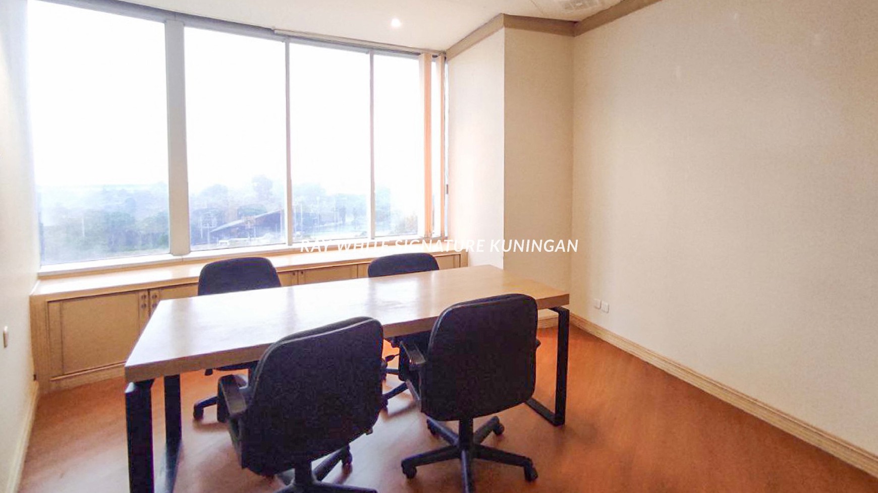 Office Space For Rent Mid Floor Fully Renovated at Menara Sudirman