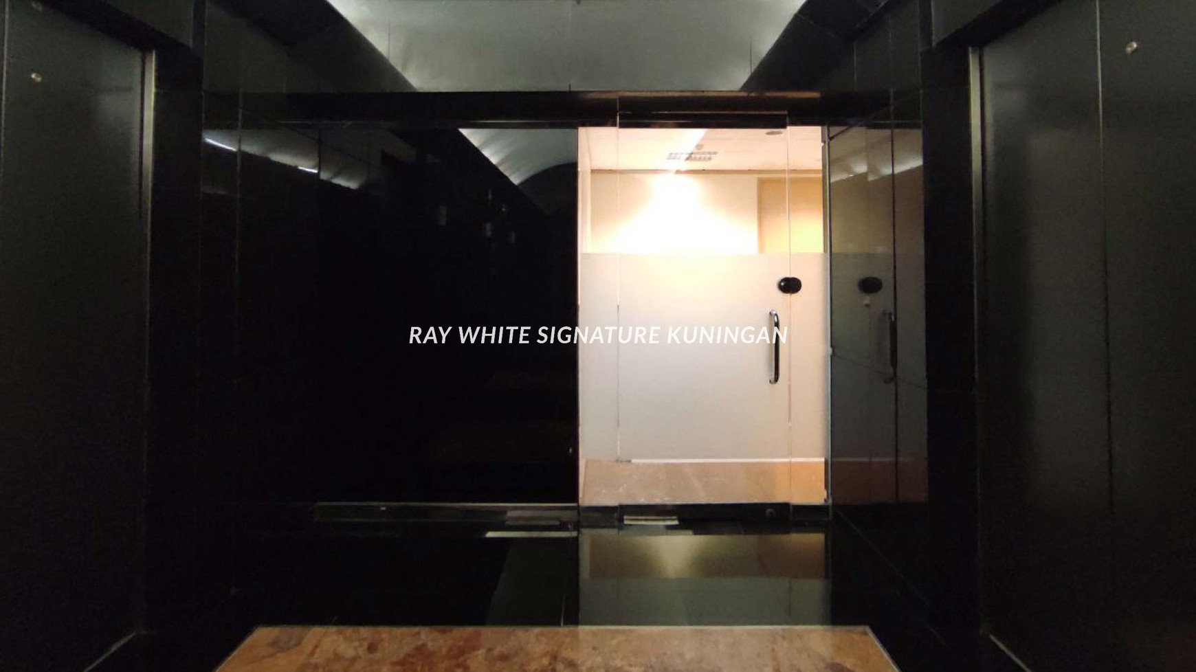 Office Space For Rent Mid Floor Fully Renovated at Menara Sudirman