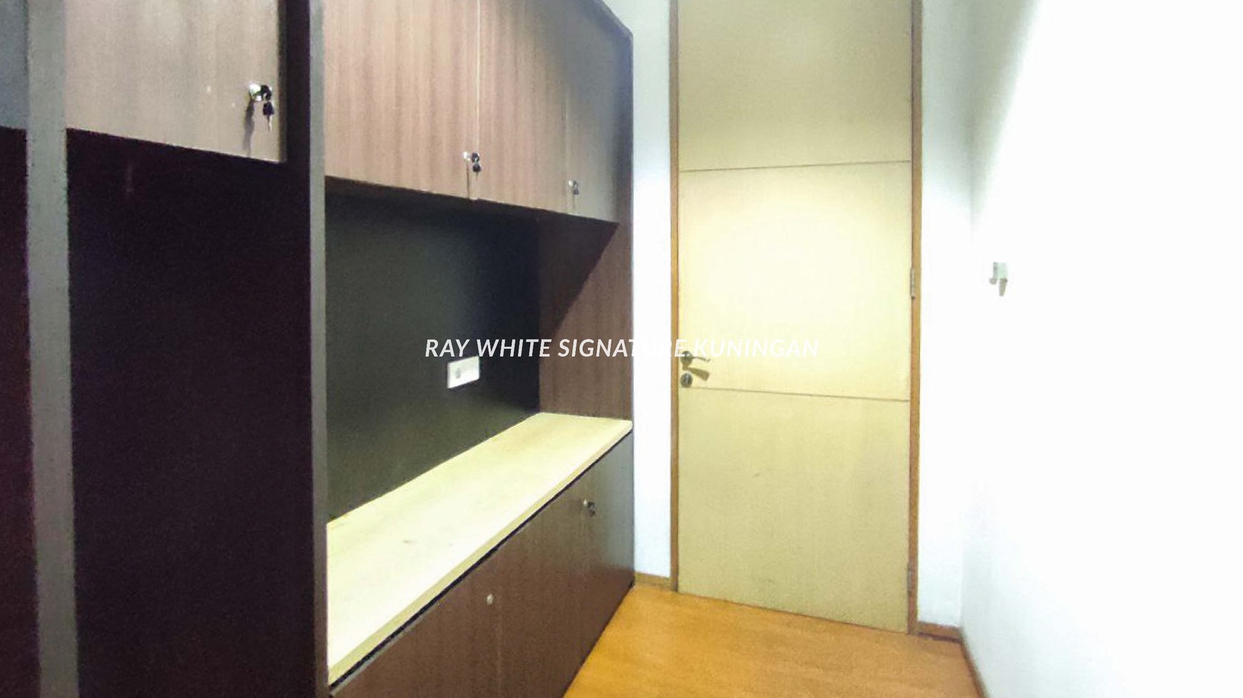 Office Space For Rent Mid Floor New Unit at Menara Sudirman