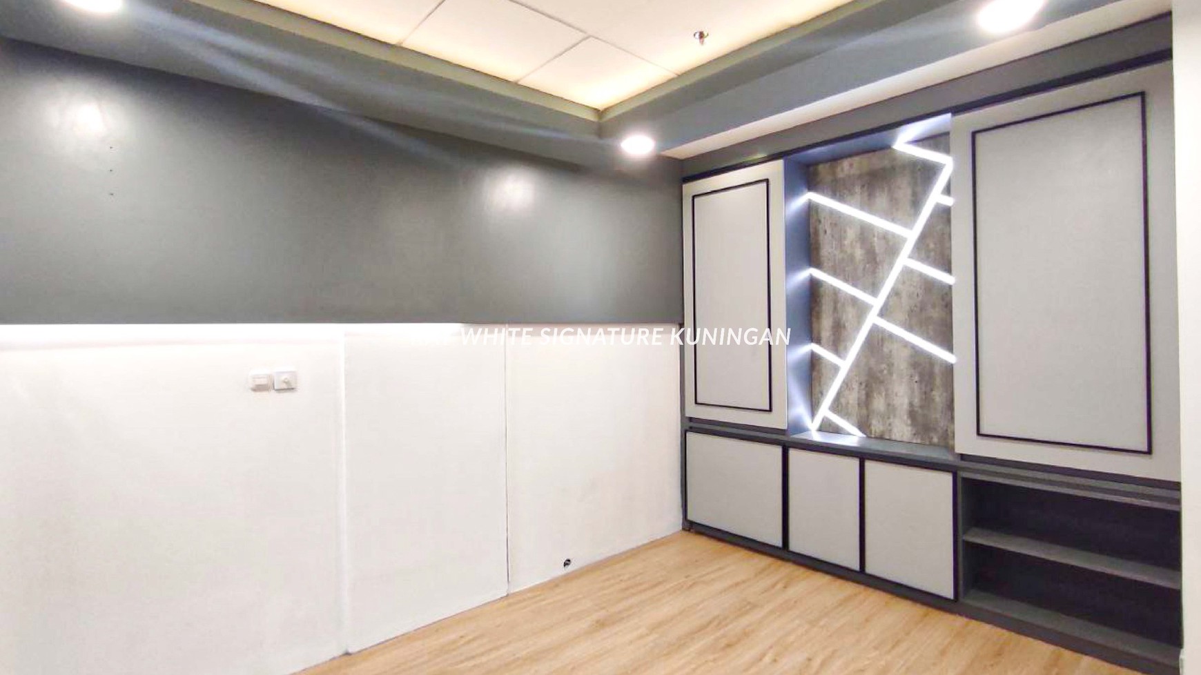 Office Space For Rent Mid Floor New Unit at Menara Sudirman