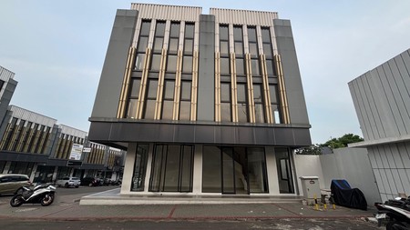 Ruko Madison Down Town Hoek 3 Lantai - Hadap Jalan Raya Ciangsana 