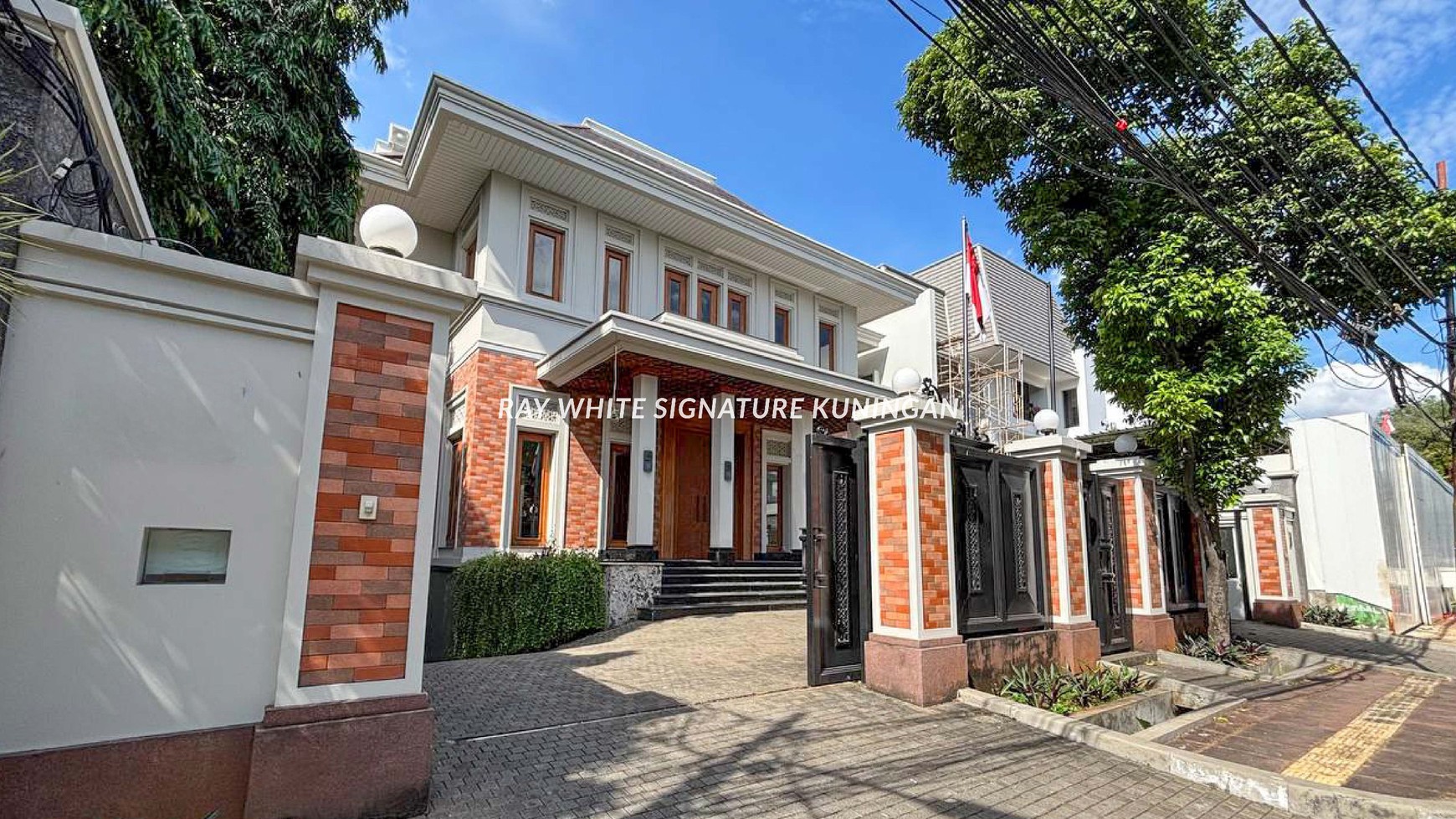 Luxury Residence for Rent Prime Location at Menteng Jakarta Pusat
