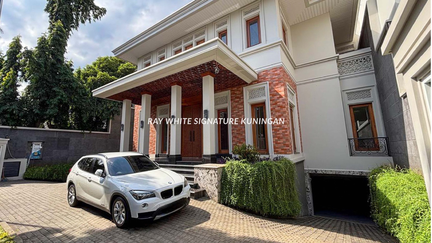 Luxury Residence for Rent Prime Location at Menteng Jakarta Pusat