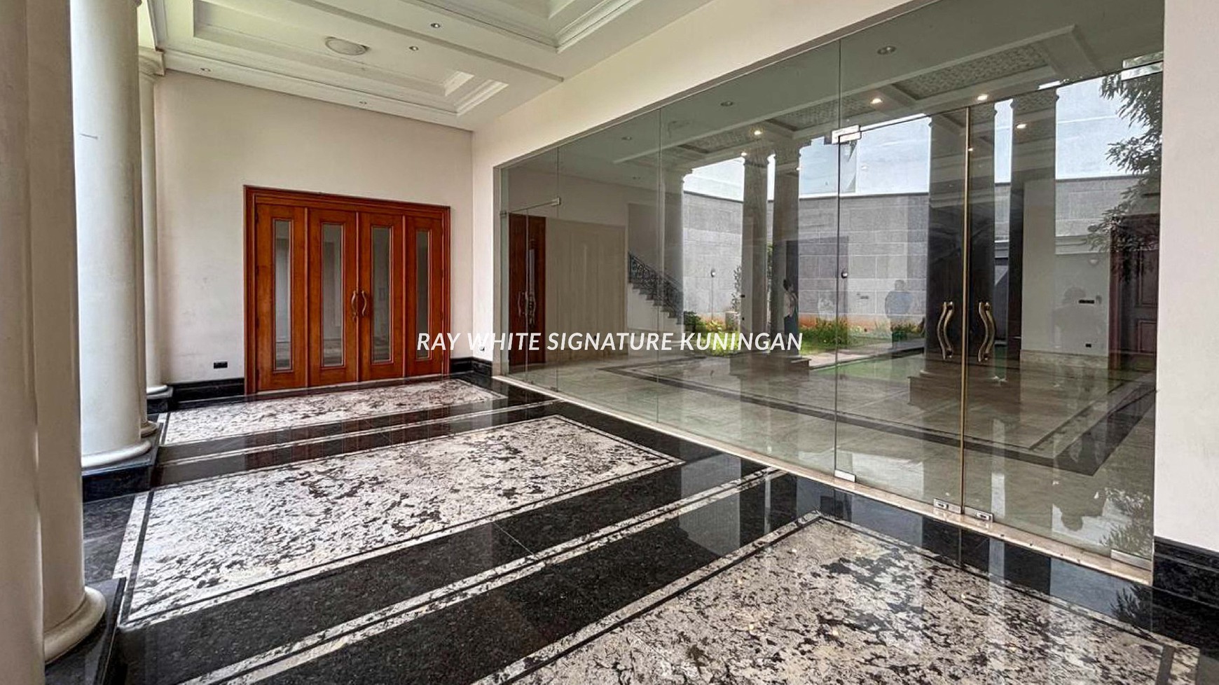 Luxury Residence for Rent Prime Location at Menteng Jakarta Pusat