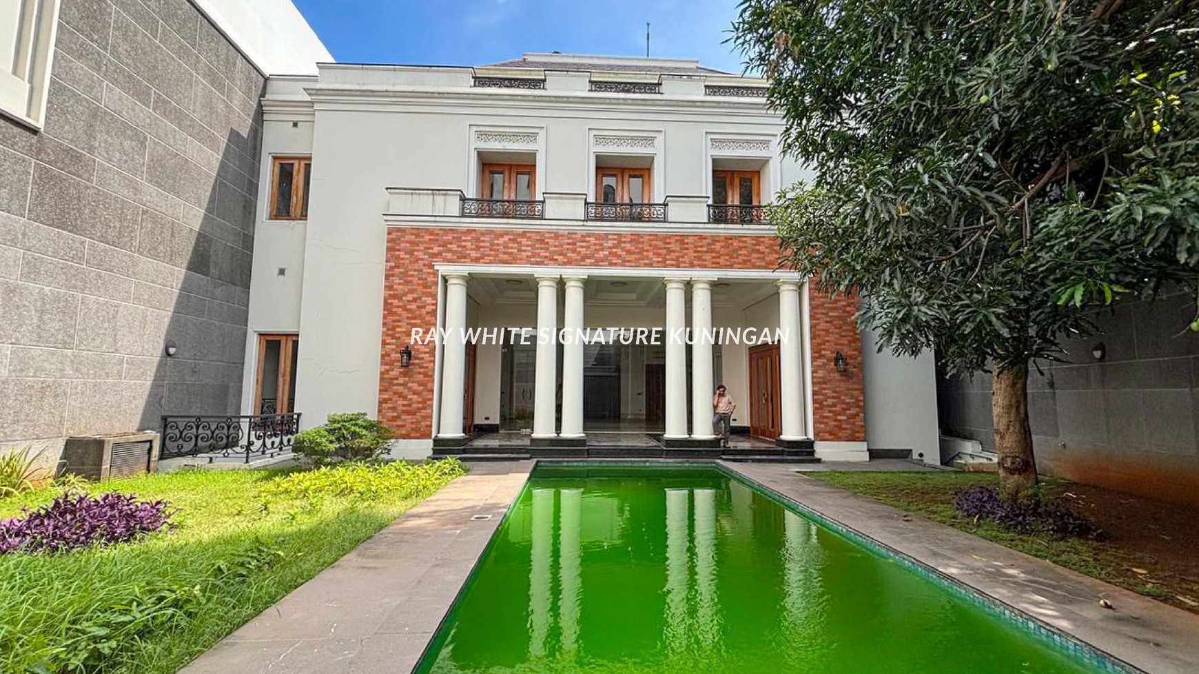 Luxury Residence for Rent Prime Location at Menteng Jakarta Pusat