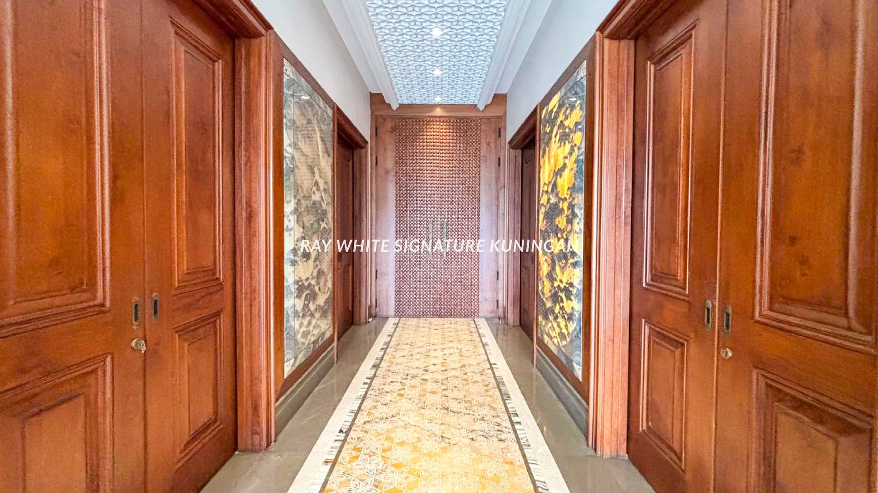 Luxury Residence for Rent Prime Location at Menteng Jakarta Pusat