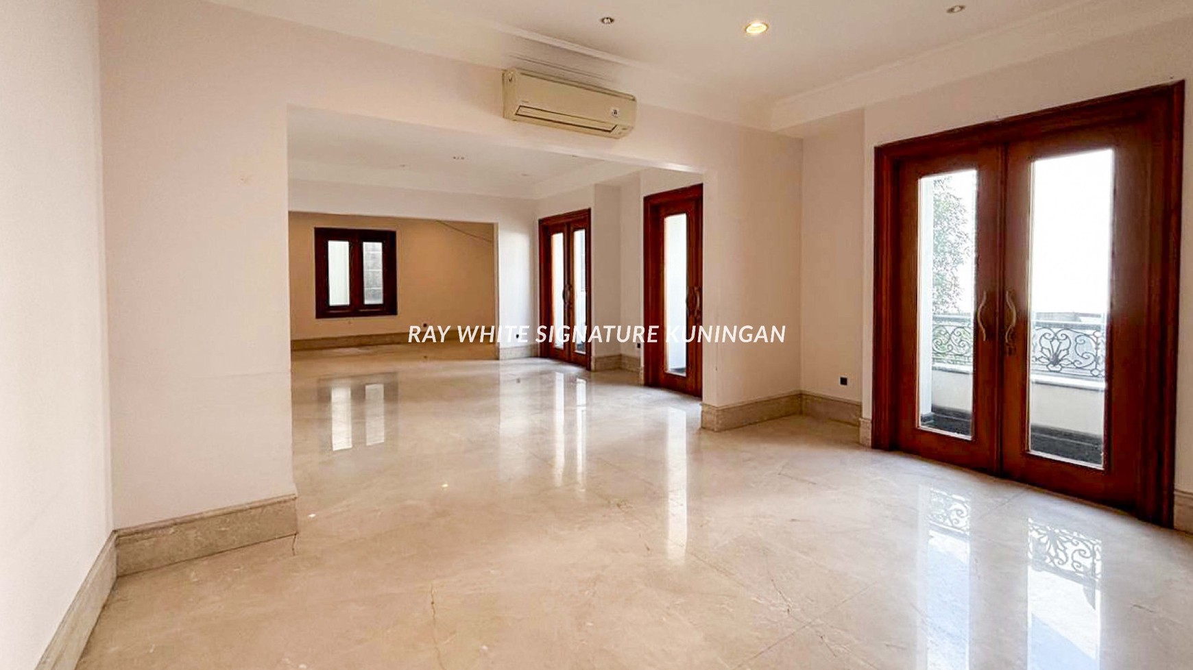Luxury Residence for Rent Prime Location at Menteng Jakarta Pusat