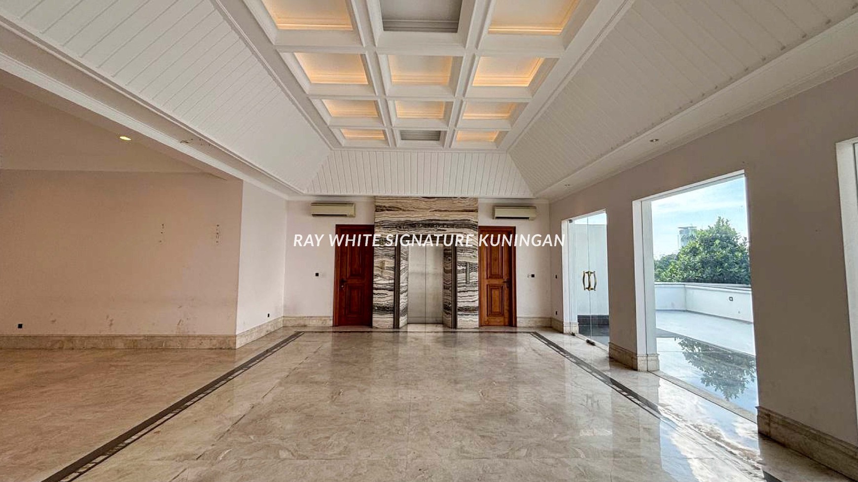 Luxury Residence for Rent Prime Location at Menteng Jakarta Pusat