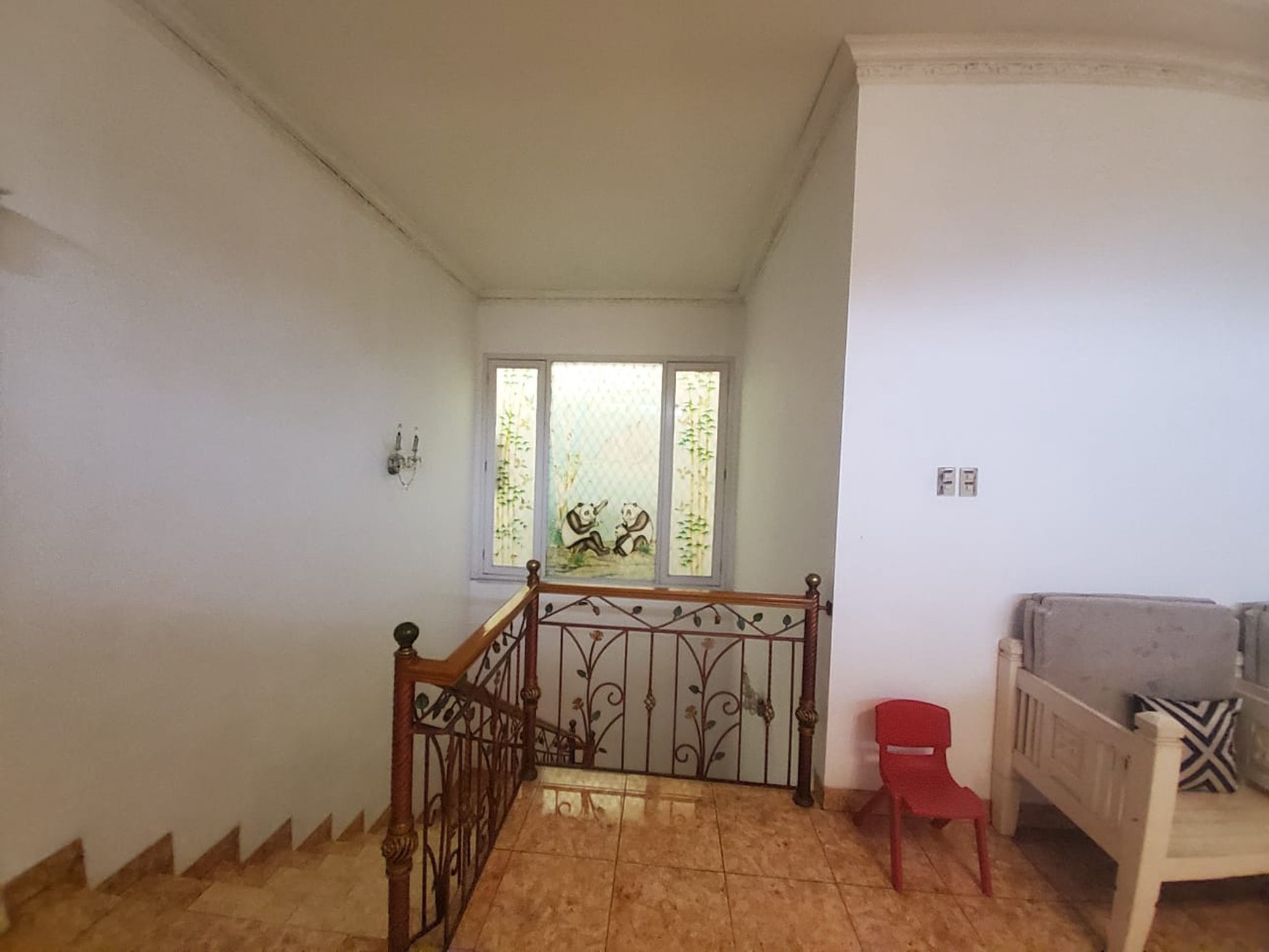 Rumah Nyaman dan Tenang Lokasi Strategis di Tanjung Barat Indah, Jakarta Selatan