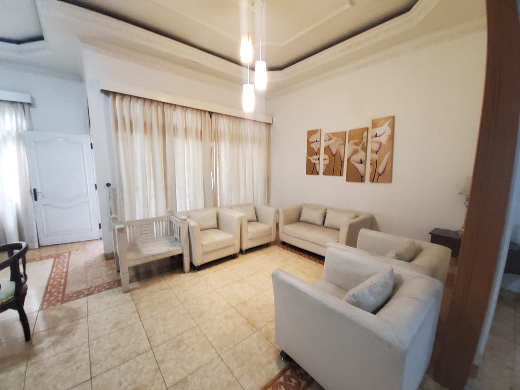 Rumah Nyaman dan Tenang Lokasi Strategis di Tanjung Barat Indah, Jakarta Selatan